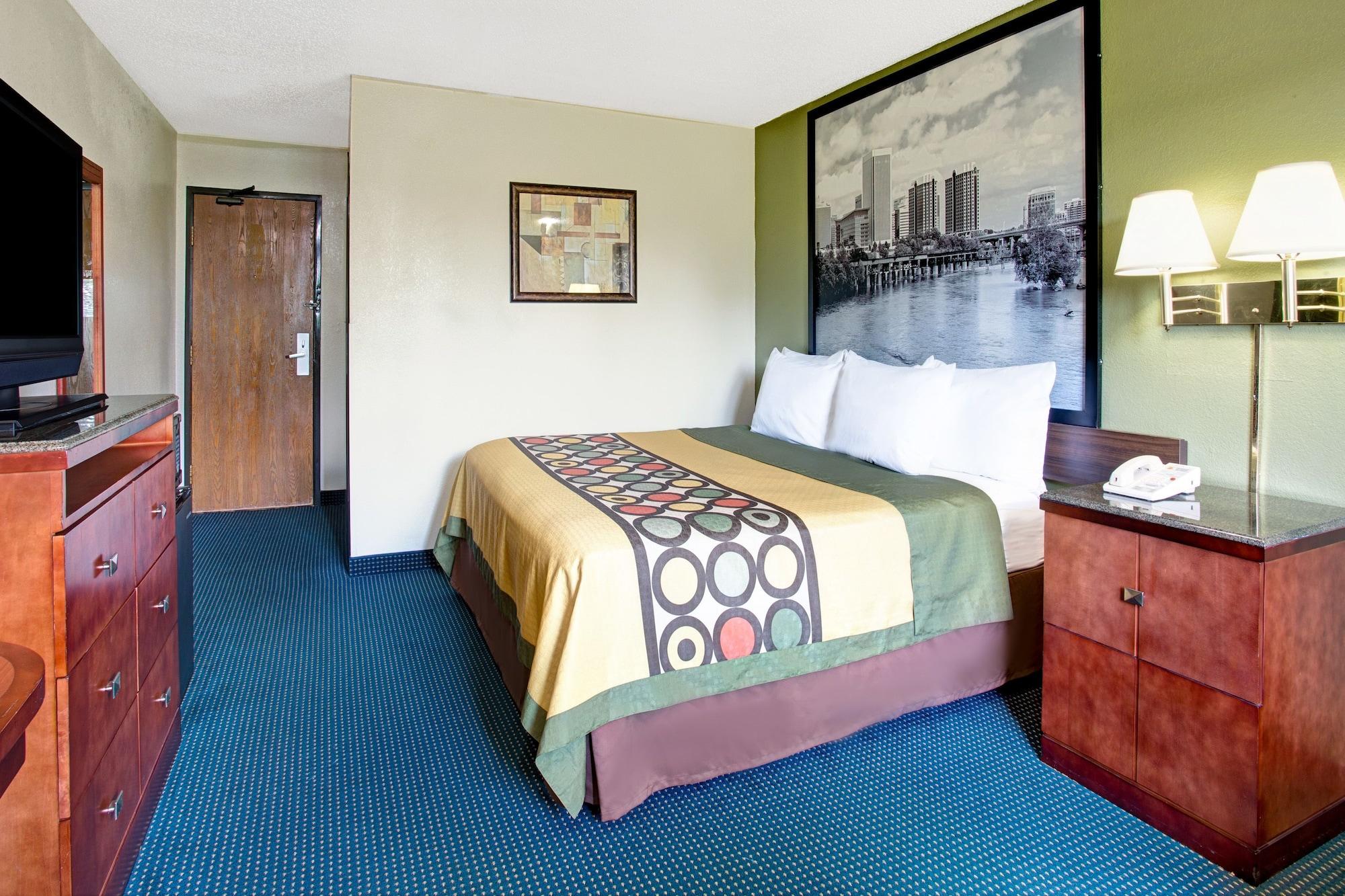 Super 8 By Wyndham Newport News/Jefferson Ave. Hotel Exterior photo
