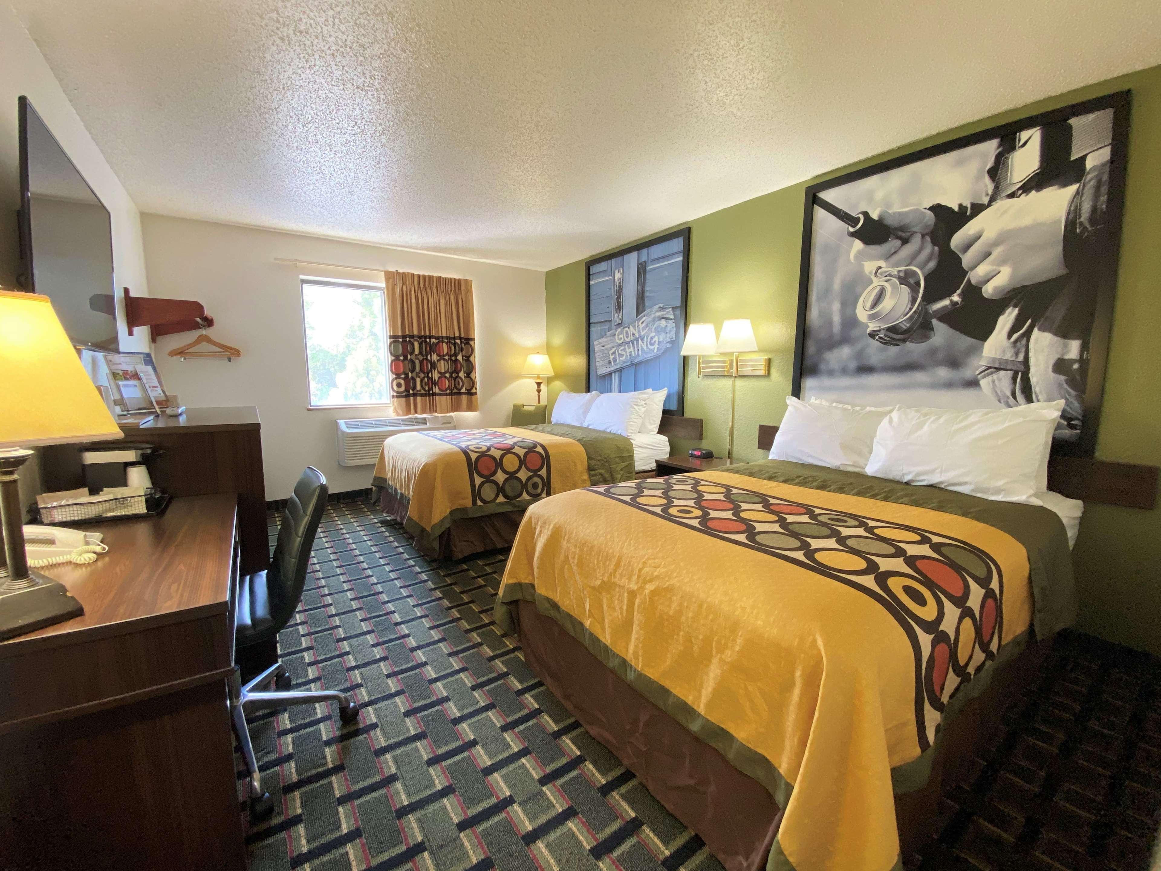 Super 8 By Wyndham Newport News/Jefferson Ave. Hotel Exterior photo