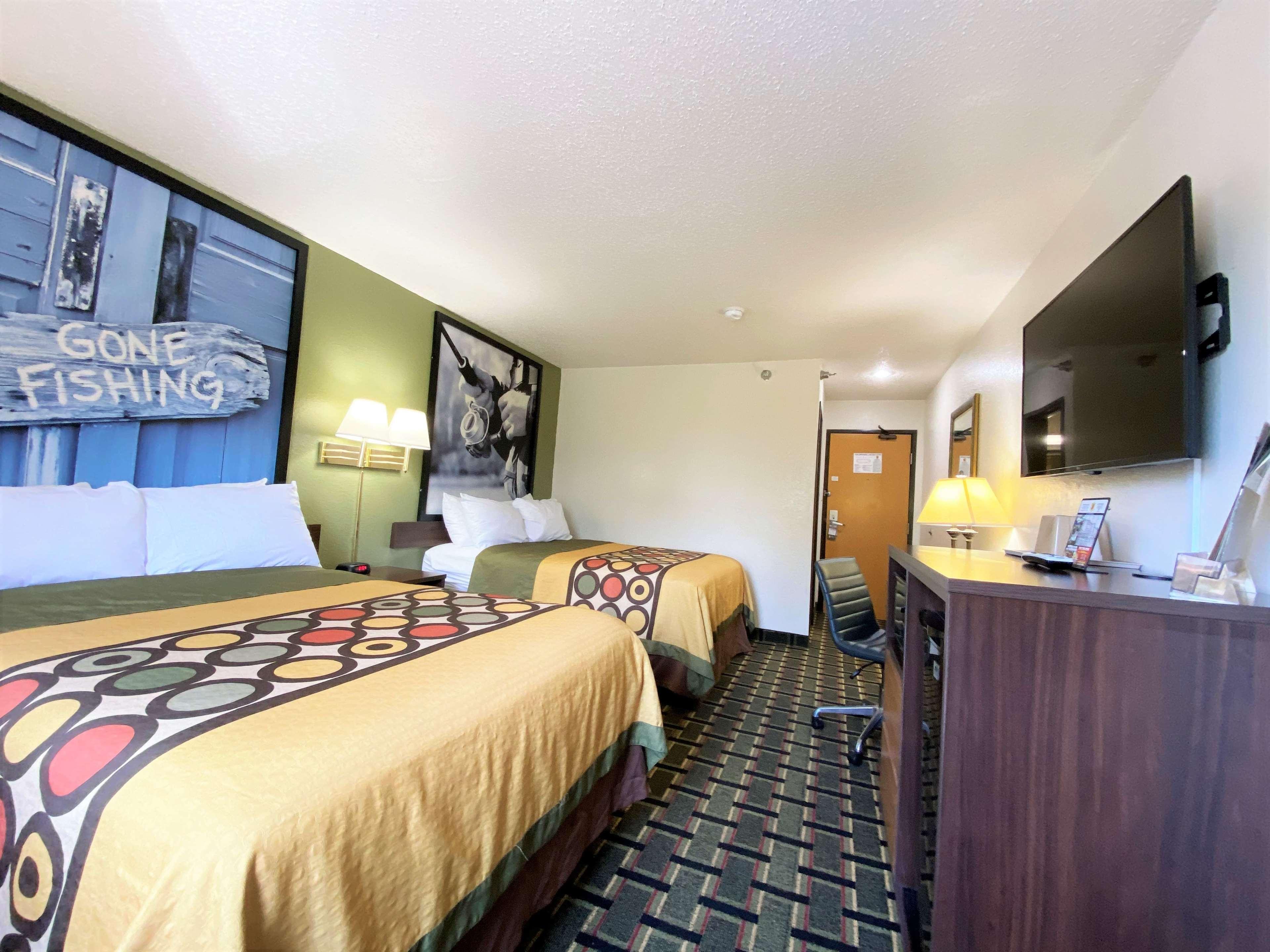 Super 8 By Wyndham Newport News/Jefferson Ave. Hotel Exterior photo