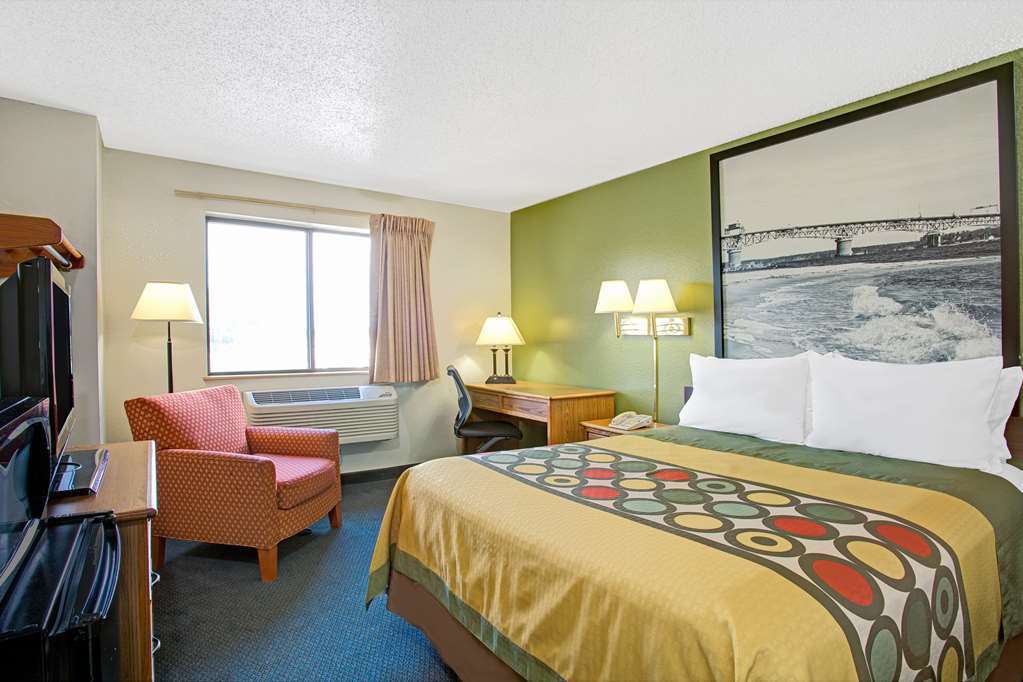 Super 8 By Wyndham Newport News/Jefferson Ave. Hotel Room photo