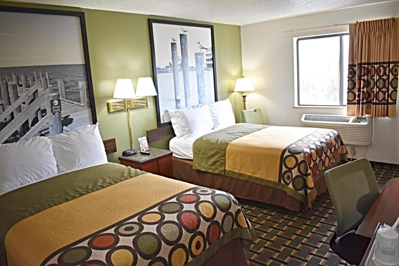 Super 8 By Wyndham Newport News/Jefferson Ave. Hotel Exterior photo